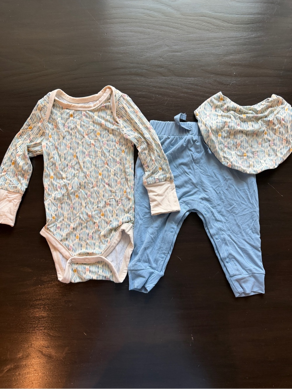 Tiny Kind Bamboo Viscose 3-Piece Set 0-3M, Onesie, Pants and Bib